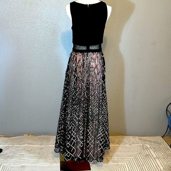 TLC “Say yes to the prom” sequined grid popover gown. Black/silver/blush size 3 - Picture 9 of 16